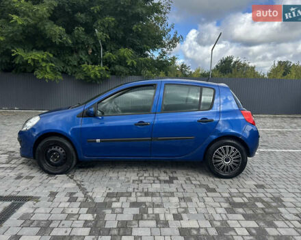 Синий Рено Клио, объемом двигателя 1.15 л и пробегом 300 тыс. км за 3000 $, фото 2 на Automoto.ua