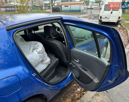 Синий Рено Клио, объемом двигателя 1.2 л и пробегом 195 тыс. км за 4900 $, фото 11 на Automoto.ua