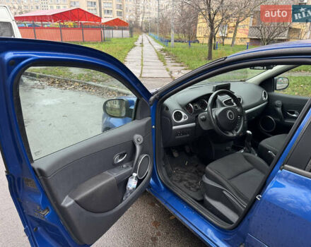 Синий Рено Клио, объемом двигателя 1.2 л и пробегом 195 тыс. км за 4900 $, фото 15 на Automoto.ua