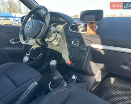 Синий Рено Клио, объемом двигателя 1.15 л и пробегом 195 тыс. км за 4900 $, фото 26 на Automoto.ua