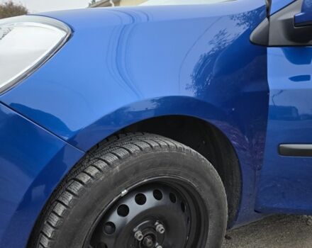 Синий Рено Клио, объемом двигателя 1.1 л и пробегом 179 тыс. км за 5600 $, фото 2 на Automoto.ua