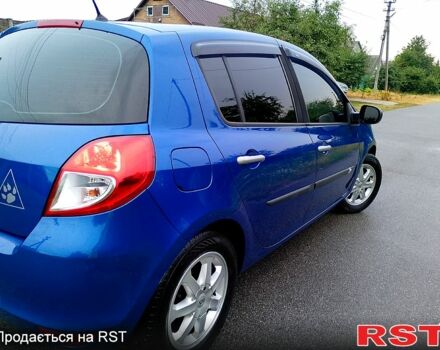 Синий Рено Клио, объемом двигателя 1.1 л и пробегом 239 тыс. км за 5200 $, фото 2 на Automoto.ua