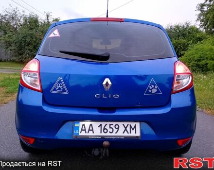 Синий Рено Клио, объемом двигателя 1.1 л и пробегом 239 тыс. км за 5200 $, фото 3 на Automoto.ua