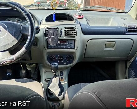 Синій Рено Кліо, об'ємом двигуна 1.4 л та пробігом 399 тис. км за 2400 $, фото 6 на Automoto.ua