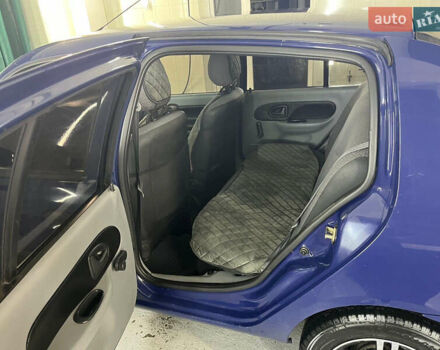 Синий Рено Клио, объемом двигателя 1.39 л и пробегом 160 тыс. км за 3400 $, фото 4 на Automoto.ua