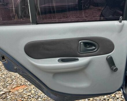 Синій Рено Кліо, об'ємом двигуна 1.4 л та пробігом 211 тис. км за 3400 $, фото 21 на Automoto.ua