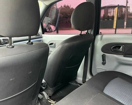 Синій Рено Кліо, об'ємом двигуна 1.4 л та пробігом 211 тис. км за 3400 $, фото 18 на Automoto.ua