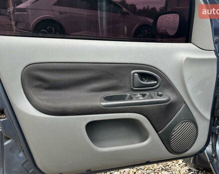 Синій Рено Кліо, об'ємом двигуна 1.39 л та пробігом 211 тис. км за 3400 $, фото 22 на Automoto.ua