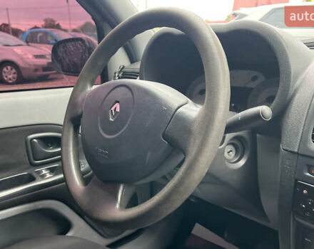 Синій Рено Кліо, об'ємом двигуна 1.39 л та пробігом 211 тис. км за 3400 $, фото 14 на Automoto.ua