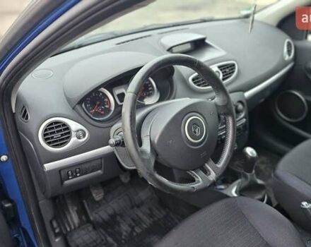 Синий Рено Клио, объемом двигателя 1.5 л и пробегом 296 тыс. км за 5600 $, фото 5 на Automoto.ua