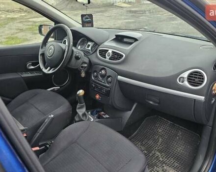 Синий Рено Клио, объемом двигателя 1.5 л и пробегом 296 тыс. км за 5600 $, фото 9 на Automoto.ua