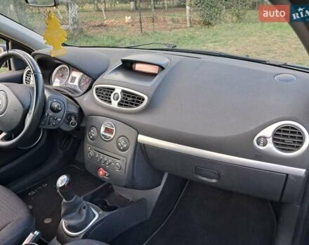 Синий Рено Клио, объемом двигателя 1.15 л и пробегом 145 тыс. км за 4500 $, фото 3 на Automoto.ua