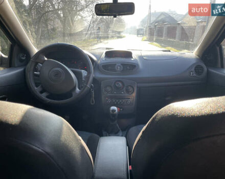 Синий Рено Клио, объемом двигателя 1.5 л и пробегом 225 тыс. км за 4299 $, фото 9 на Automoto.ua