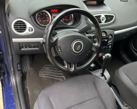 Синий Рено Клио, объемом двигателя 1.6 л и пробегом 137 тыс. км за 6000 $, фото 19 на Automoto.ua