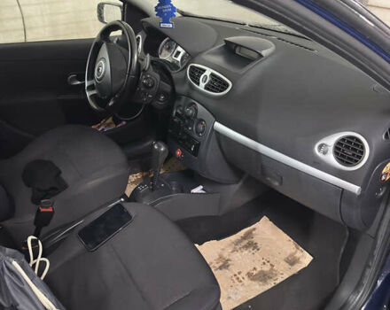 Синий Рено Клио, объемом двигателя 1.6 л и пробегом 135 тыс. км за 6000 $, фото 9 на Automoto.ua