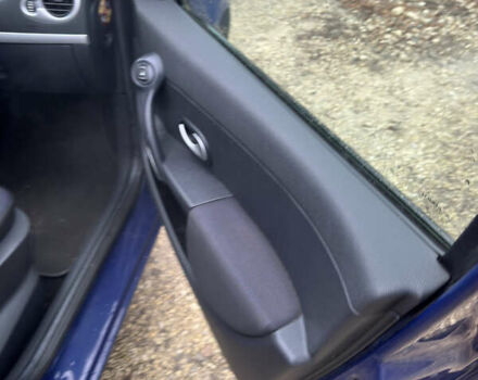 Синий Рено Клио, объемом двигателя 1.6 л и пробегом 137 тыс. км за 6000 $, фото 26 на Automoto.ua