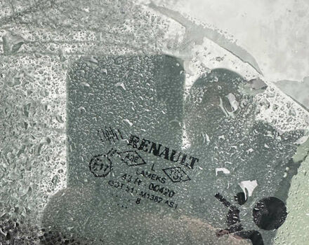 Синий Рено Клио, объемом двигателя 1.6 л и пробегом 137 тыс. км за 5700 $, фото 16 на Automoto.ua