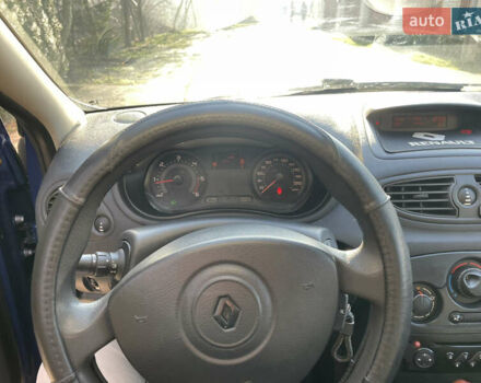 Синий Рено Клио, объемом двигателя 1.5 л и пробегом 225 тыс. км за 4299 $, фото 12 на Automoto.ua