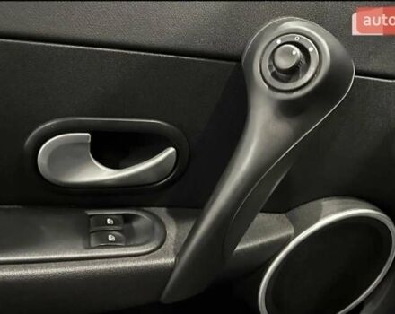 Синий Рено Клио, объемом двигателя 1.2 л и пробегом 200 тыс. км за 4500 $, фото 3 на Automoto.ua