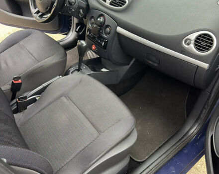 Синий Рено Клио, объемом двигателя 1.6 л и пробегом 137 тыс. км за 6000 $, фото 24 на Automoto.ua