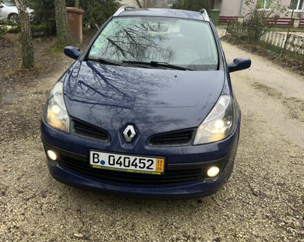 Синий Рено Клио, объемом двигателя 1.6 л и пробегом 137 тыс. км за 5700 $, фото 2 на Automoto.ua