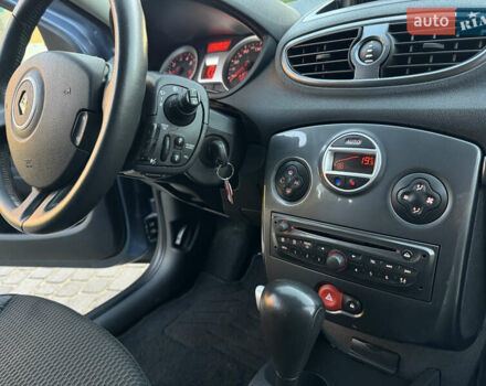 Синий Рено Клио, объемом двигателя 1.6 л и пробегом 183 тыс. км за 5900 $, фото 40 на Automoto.ua
