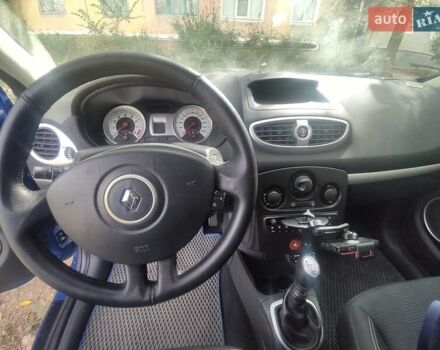 Синий Рено Клио, объемом двигателя 1.6 л и пробегом 291 тыс. км за 5500 $, фото 4 на Automoto.ua