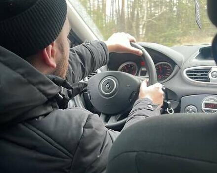 Синий Рено Клио, объемом двигателя 1.5 л и пробегом 350 тыс. км за 6000 $, фото 12 на Automoto.ua