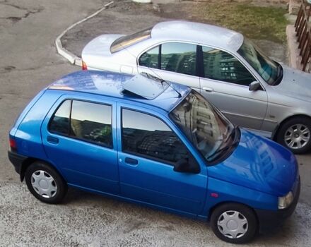 Синий Рено Клио, объемом двигателя 1.4 л и пробегом 213 тыс. км за 1850 $, фото 1 на Automoto.ua