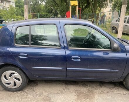 Синий Рено Клио, объемом двигателя 1.4 л и пробегом 295 тыс. км за 1000 $, фото 1 на Automoto.ua