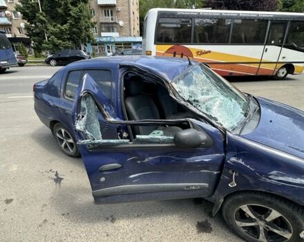 Синій Рено Кліо, об'ємом двигуна 1.4 л та пробігом 150 тис. км за 846 $, фото 1 на Automoto.ua