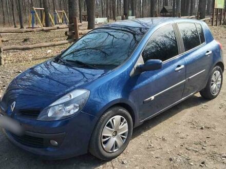 Рено Клио 2005 в Бердичеве на Automoto.ua Синий Рено Клио, объемом двигателя 1.2 л и пробегом 274 тыс. км за 4300 $, фото 1 на Automoto.ua