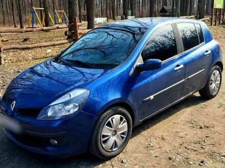 Рено Клио 2005 в Бердичеве на Automoto.ua Синий Рено Клио, объемом двигателя 1.1 л и пробегом 274 тыс. км за 4300 $, фото 1 на Automoto.ua