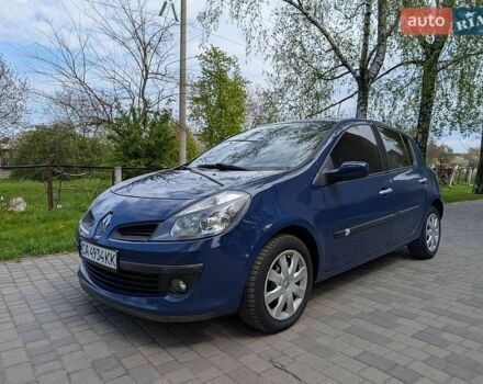 Синий Рено Клио, объемом двигателя 1.6 л и пробегом 178 тыс. км за 5999 $, фото 1 на Automoto.ua