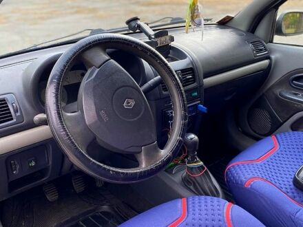 Синий Рено Клио, объемом двигателя 1.4 л и пробегом 0 тыс. км за 3000 $, фото 1 на Automoto.ua