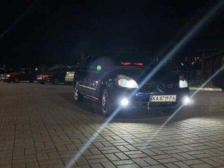 Синій Рено Кліо, об'ємом двигуна 1.39 л та пробігом 199 тис. км за 3000 $, фото 1 на Automoto.ua