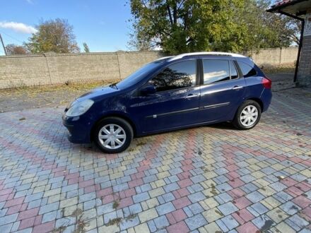 Синий Рено Клио, объемом двигателя 1.1 л и пробегом 281 тыс. км за 4400 $, фото 1 на Automoto.ua