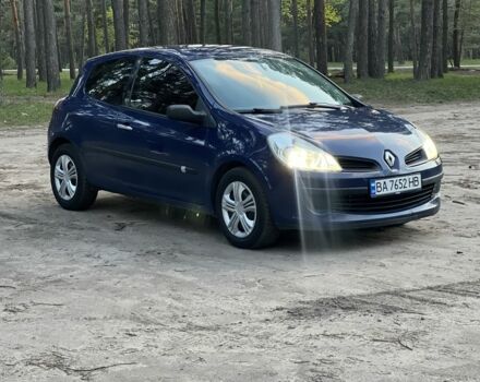 Синий Рено Клио, объемом двигателя 1.1 л и пробегом 260 тыс. км за 4300 $, фото 1 на Automoto.ua