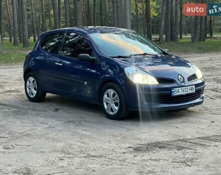 Синий Рено Клио, объемом двигателя 1.15 л и пробегом 267 тыс. км за 4300 $, фото 1 на Automoto.ua
