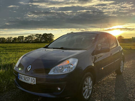 Рено Кліо 2008 у Харкові на Automoto.ua Синій Рено Кліо, об'ємом двигуна 1.39 л та пробігом 105 тис. км за 5300 $, фото 1 на Automoto.ua