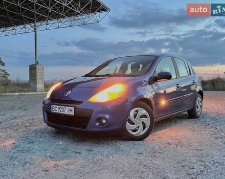 Синий Рено Клио, объемом двигателя 1.5 л и пробегом 300 тыс. км за 4999 $, фото 1 на Automoto.ua