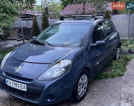 Синий Рено Клио, объемом двигателя 1.2 л и пробегом 240 тыс. км за 2000 $, фото 1 на Automoto.ua