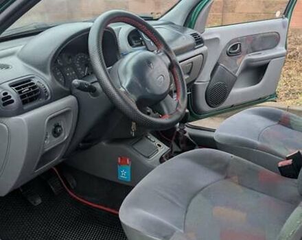 Зеленый Рено Клио, объемом двигателя 1.15 л и пробегом 187 тыс. км за 2500 $, фото 4 на Automoto.ua