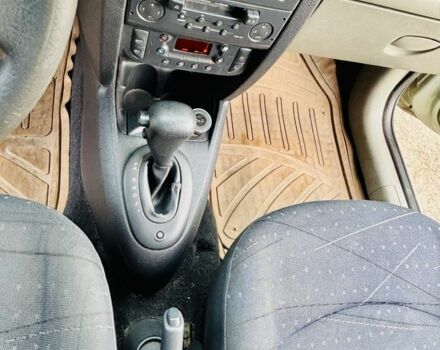 Зелений Рено Кліо, об'ємом двигуна 1.4 л та пробігом 199 тис. км за 4000 $, фото 4 на Automoto.ua