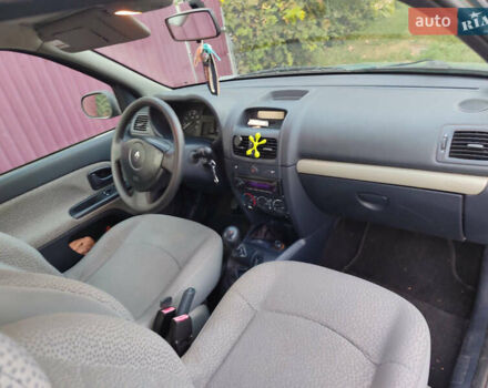 Зеленый Рено Клио, объемом двигателя 1.15 л и пробегом 150 тыс. км за 3999 $, фото 6 на Automoto.ua