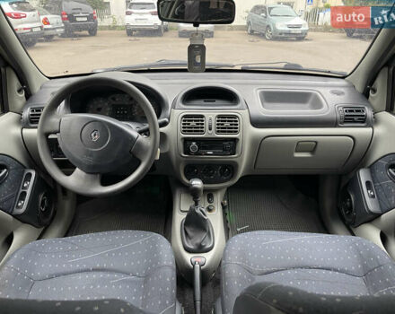Зелений Рено Кліо, об'ємом двигуна 1.39 л та пробігом 185 тис. км за 2899 $, фото 6 на Automoto.ua