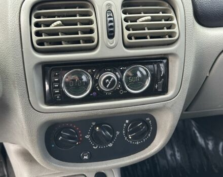 Зеленый Рено Клио, объемом двигателя 1.4 л и пробегом 300 тыс. км за 1750 $, фото 21 на Automoto.ua