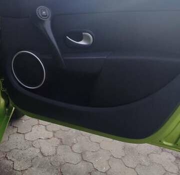 Зеленый Рено Клио, объемом двигателя 1.15 л и пробегом 251 тыс. км за 5300 $, фото 18 на Automoto.ua