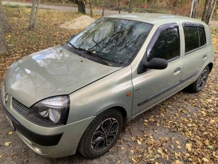 Рено Клио 2003 в Сумах на Automoto.ua Зеленый Рено Клио, объемом двигателя 1.4 л и пробегом 156 тыс. км за 4100 $, фото 1 на Automoto.ua