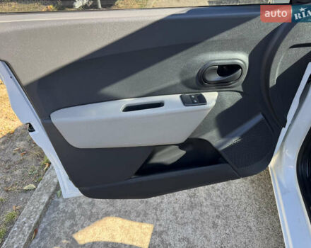 Белый Рено Dokker, объемом двигателя 1.46 л и пробегом 249 тыс. км за 7700 $, фото 5 на Automoto.ua